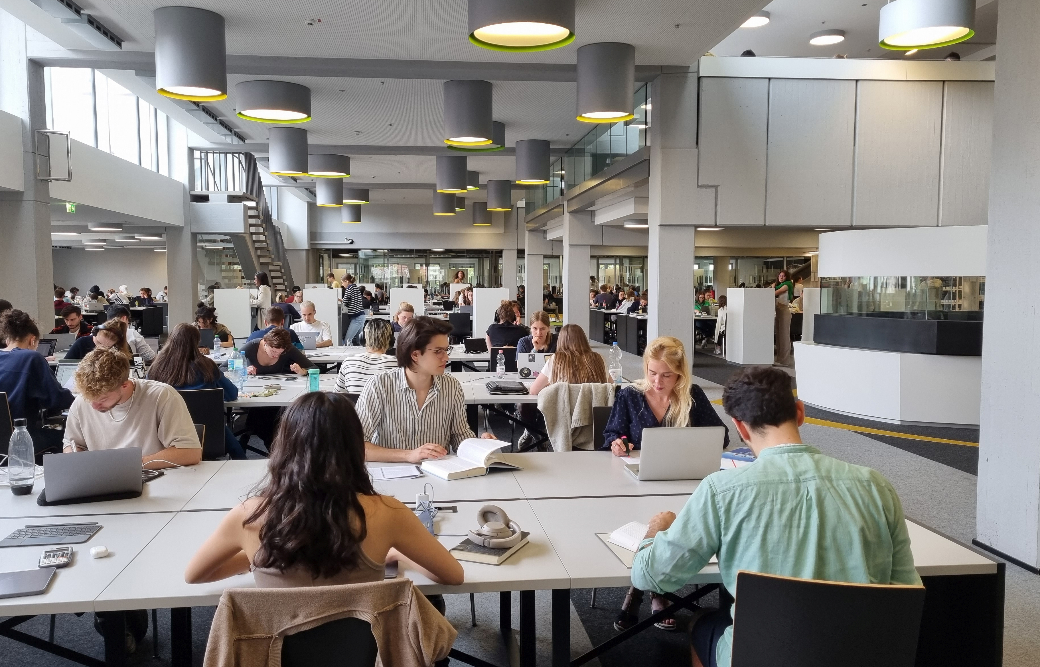 Reading room in the Main Library (LSA) - Heidelberg University Library