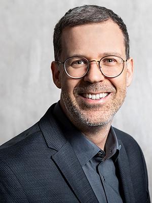 Portraitfoto von Dr. Jochen Apel